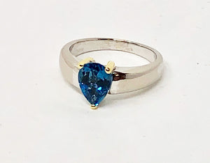 Blue Topaz Ring in 14 Karat Gold