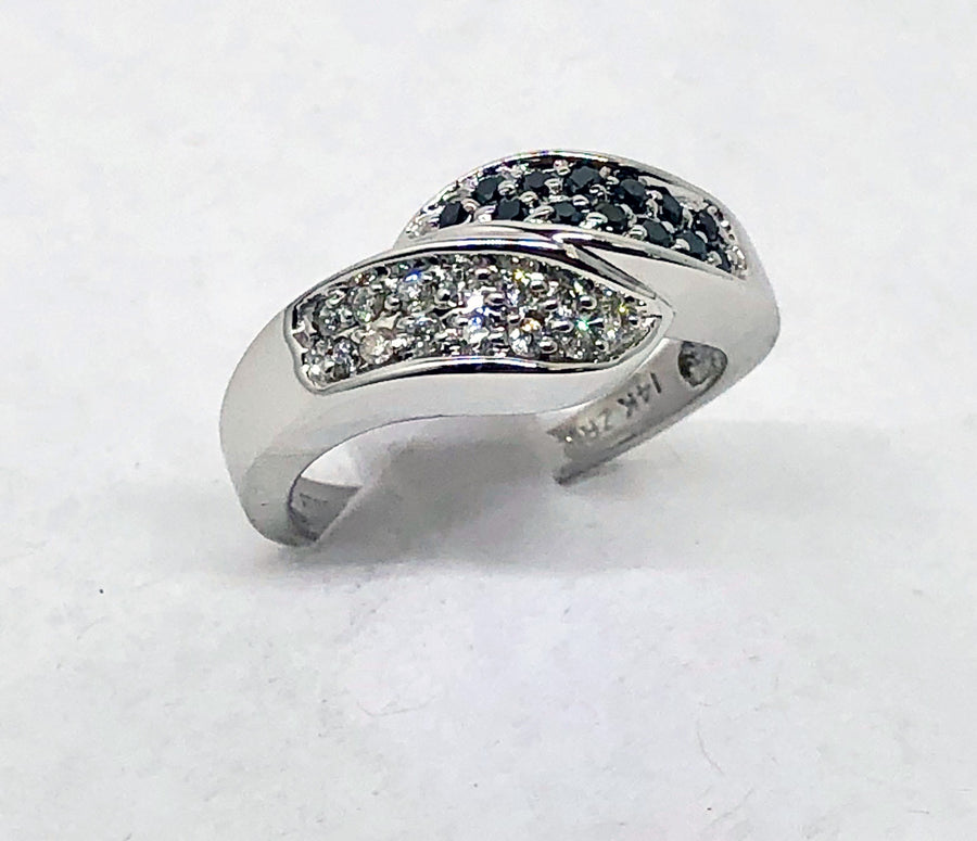 White and Black Diamonds Ring 14 Karat