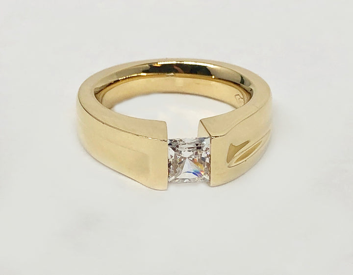 Tension Ring 14 Karat Yellow Gold