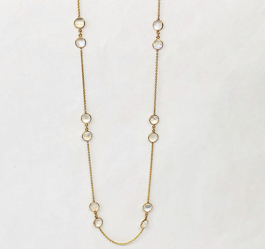 Moon Stone Nechlace in 18 Karat Yellow Gold