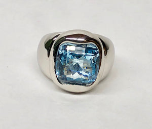 Blue Topaz Ring 18 Karat White Gold