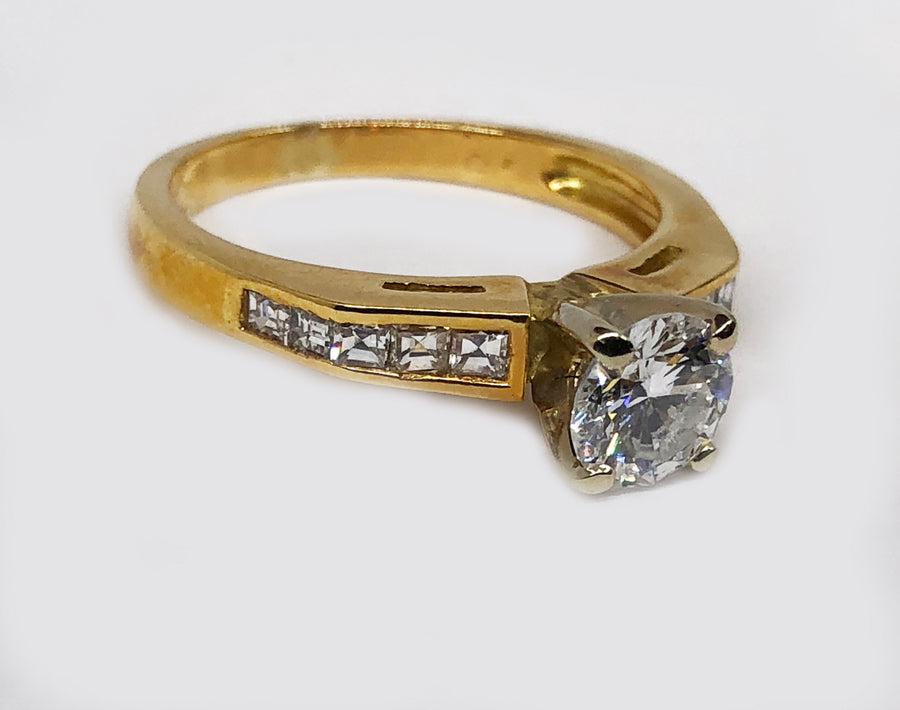 Diamond Engagement Ring 18 Karat Yellow Gold