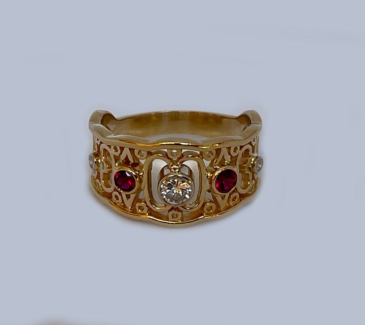 Woman Diamond And Ruby Filigree Ring 14Karat Yellow Gold