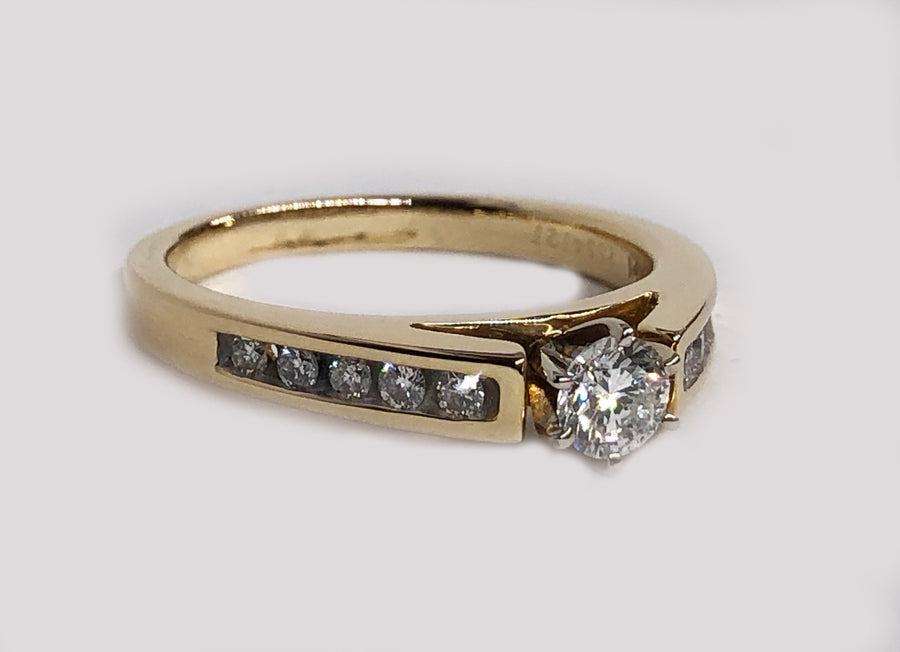 Engagement Diamond Ring Yellow Gold
