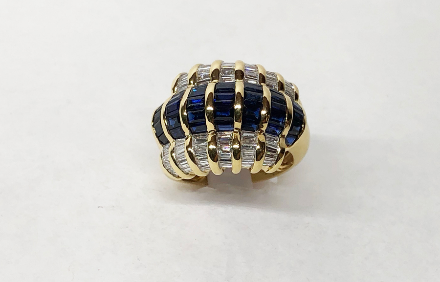 Sapphire and Diamond Ring 18 Karat Yellow Gold