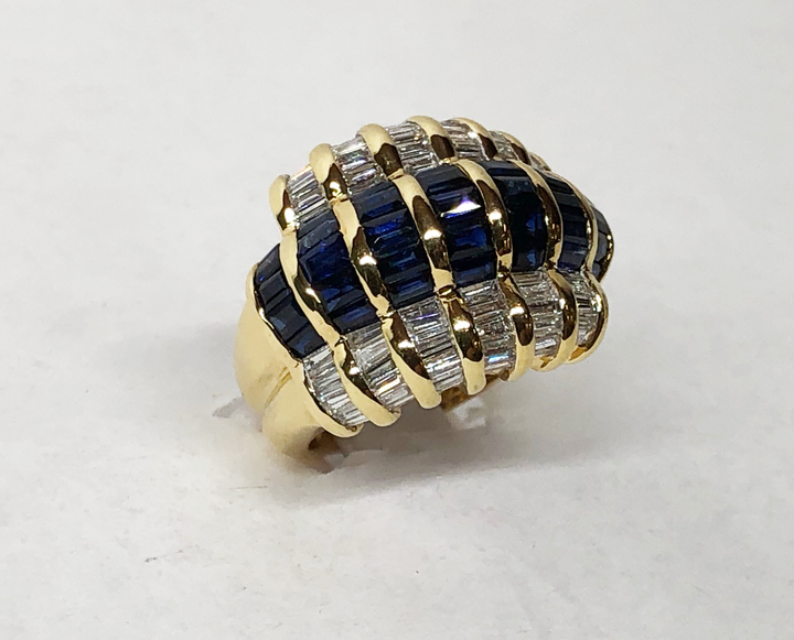 Sapphire and Diamond Ring 18 Karat Yellow Gold